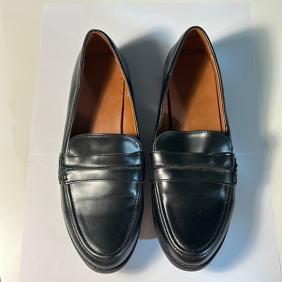 Universal Thread Shoes - Universal Thread Black Loafers Slip-On Shoes